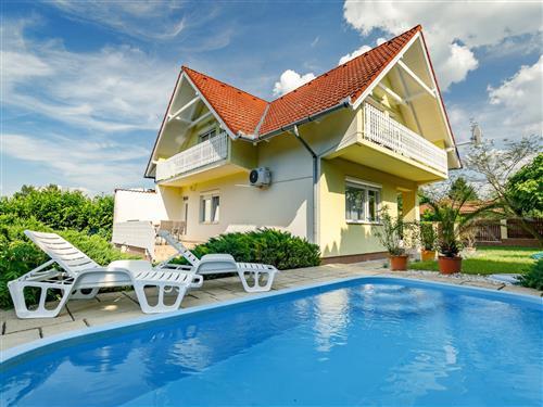 Holiday Home/Apartment - 8 persons -  - Balatonszarszo - 8624