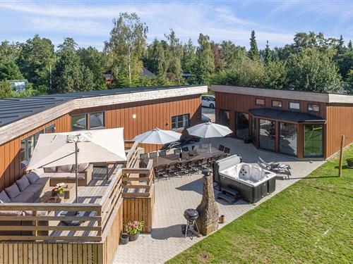 Holiday home - 18 persons -  - Stolt Henriksvej - Marielyst - 4873 - Væggerløse