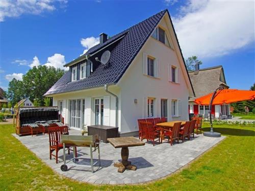 Feriehus - 9 personer -  - Glowe - 18551