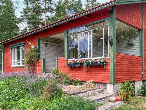 Holiday Home/Apartment - 5 persons -  - Stigtomta Stavstug Stensätte - Stigtomta - 61198 - Vrena