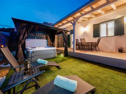 Holiday home - 4 persons -  - Dugi Rat - 21315 - Dugi Rat