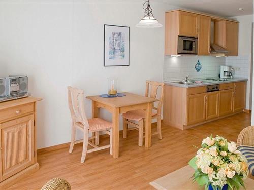 Holiday Home/Apartment - 2 persons -  - Ostseeallee - 18225 - Ostseebad Kühlungsborn