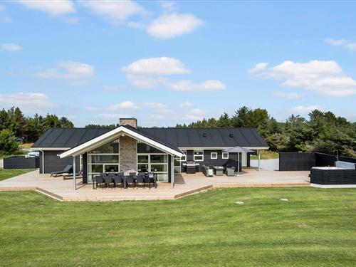 Sommerhus - 12 personer -  - Vesterhavs Sletten - 9493 - Saltum