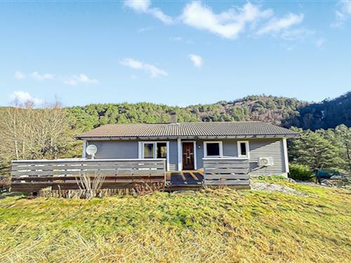 Sommerhus - 8 personer -  - Skorvemarka - Kvammen/Askvoll - 6983 - Kvammen