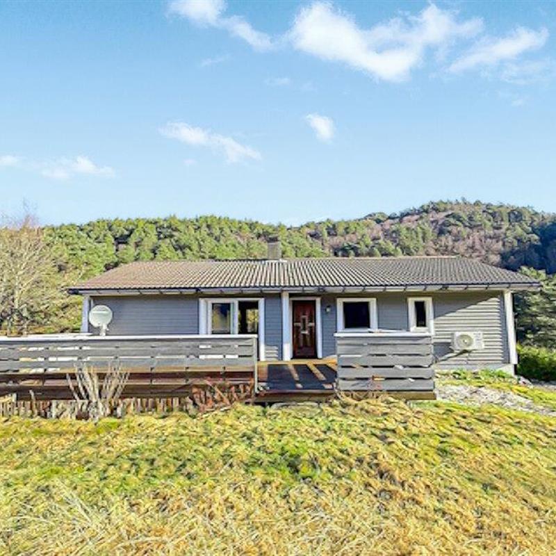 Sommerhus - 8 personer -  - Skorvemarka - Kvammen/Askvoll - 6983 - Kvammen