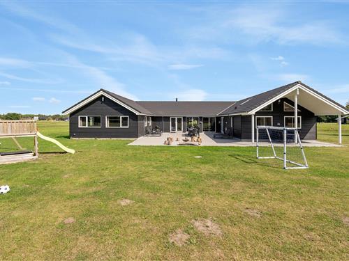 Holiday Home/Apartment - 24 persons -  - Ukamavej - Marielyst - 4873 - Væggerløse