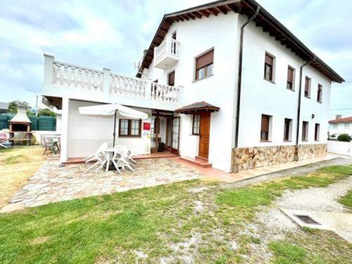 Holiday Home/Apartment - 8 persons -  - 33788 - Oviedo