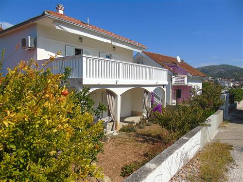 Holiday Home/Apartment - 6 persons -  - Dragoševca - 21226 - Vinisce