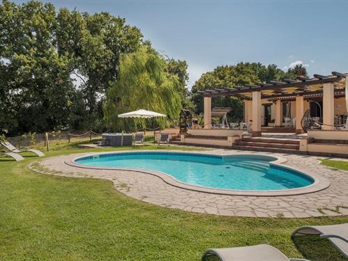 Sommerhus - 15 personer -  - Strada Montecchio Compatri - Capodimonte - 01010 - Capodimonte (Vt)