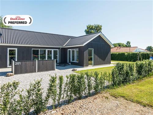 Sommerhus - 10 personer -  - Pøt Strandby - Pøt Strandby - 7130 - Juelsminde
