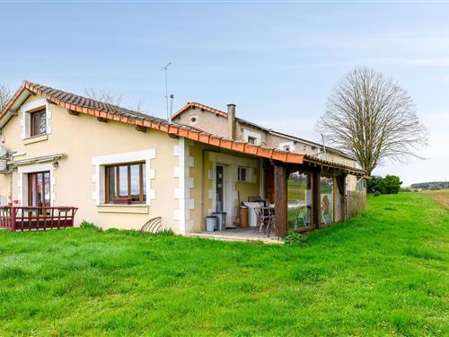 Fritidshus - 9 personer -  - L'Abbesse - 86140 - Scorbé-Clairvaux