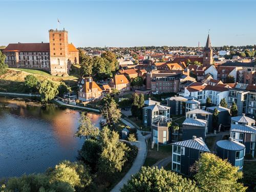Kolding Hotel Apartments - Skøn udsigt over stille sø