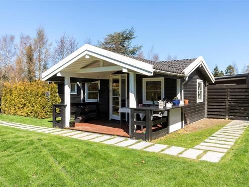 Sommerhus - 3 personer -  - Rødstjertevej 2 anneks - Marielyst - 4873 - Væggerløse
