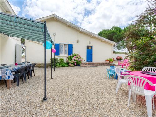 Holiday home - 5 persons -  - Jau-Dignac Et Loirac - 33590