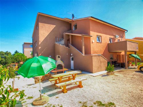 Holiday Home/Apartment - 5 persons -  - Pod Vrh - 52204 - Liznjan