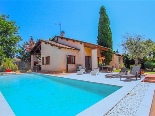 Holiday home - 9 persons -  - Rue Duquesne - 69330 - Meyzieu