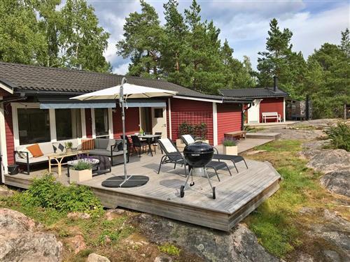 Semesterhus/Semesterlägenhet - 9 personer -  - Furuskogsvägen - Vindö - 13975 - Djurhamn