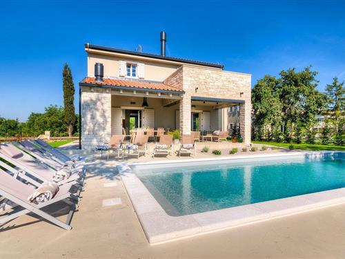 Holiday home - 8 persons -  - Sivati - Kanfanar-Sivati - 52341 - Sivati