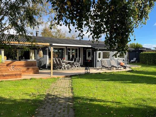 Sommerhus - 10 personer -  - Bæverdalen - 4673 - Rødvig