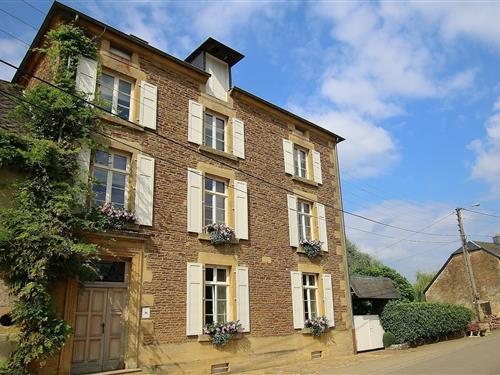 Holiday home - 8 persons -  - 6761 - Latour