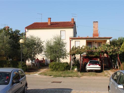 Holiday Home/Apartment - 5 persons -  - Umag - 52470 - Umag