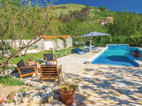 Holiday home - 6 persons -  - Ul.Kralja Petra Kresimira IV - Split-Zrnovnica - 21251 - Zrnovnica