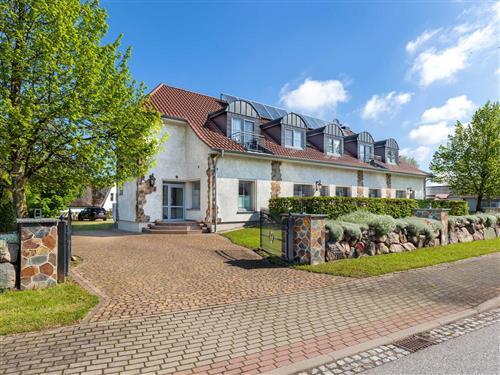 Sommerhus - 17 personer -  - Strandstrasse - 18233 - Pepelow