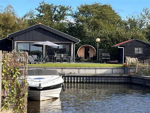 Fritidshus - 4 personer -  - 9133CD - Eanjum