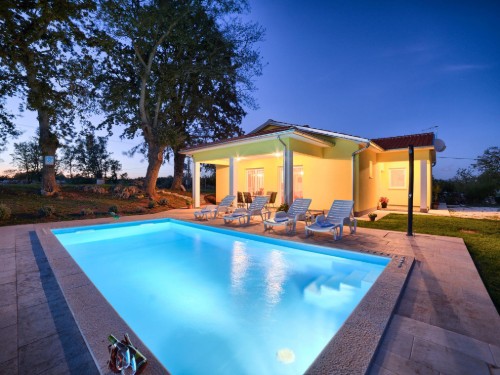 Holiday home - 6 persons -  - 52206 - Pula/Marcana
