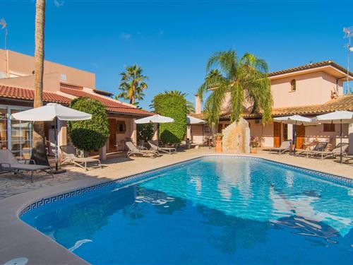 Holiday home - 9 persons -  - Carrer Roses - Casa Romantica De Sa Coma, Sa Coma - 07560 - Sa Coma