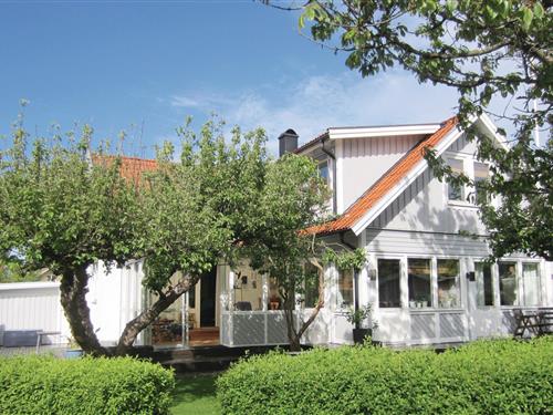 Holiday home - 10 persons -  - Slupgatan - Västra Frölunda/Göteborg - 426 74 - Västra Frölunda