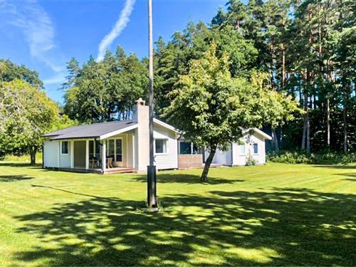 Holiday Home/Apartment - 4 persons -  - Spjutterumsvägen - Borgholm/Färjestaden - 386 94 - Färjestaden