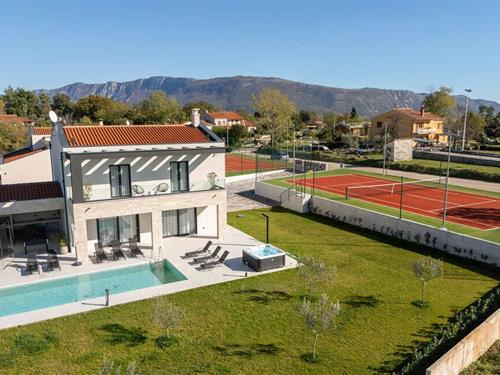 Sommerhus - 8 personer -  - Jurazini - Labin- Jurazini - 52231 - Nedescina