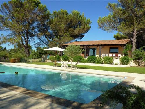 Villa - 10 Personen -  - 30700 - Saint-Siffret