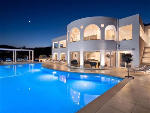 Feriehus - 18 personer -  - Archangelos - 85102