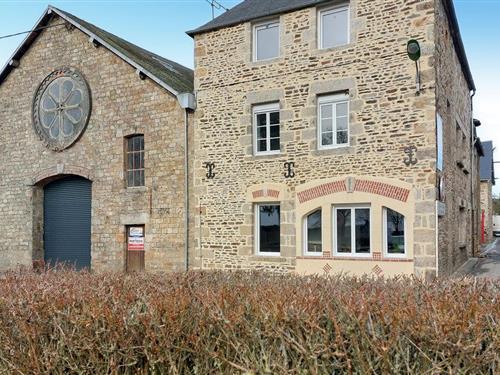 Holiday home - 10 persons -  - Rue de Normandie - 53250 - Neuilly Le Vendin