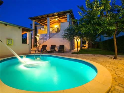 Holiday home - 12 persons -  - Pula/Vodnjan - 52215