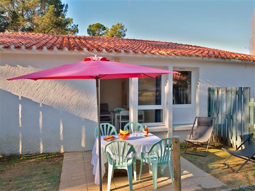 Holiday home - 4 persons -  - Saint Hilaire De Riez - 85270