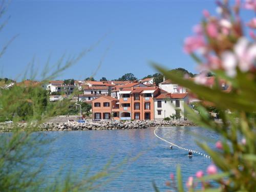 Holiday Home/Apartment - 4 persons -  - Vantacici - 51511 - Vantacici