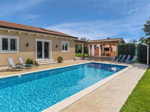 Feriehus - 6 personer -  - Milohanici - Tinjan-Milohanici - 52444 - Brecevici