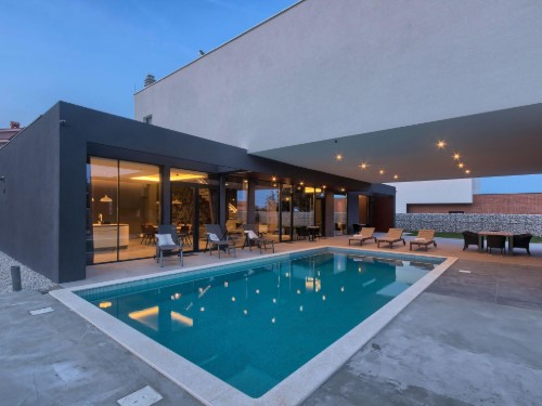 Holiday home - 10 persons -  - 52204 - Medulin/Ližnjan