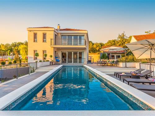 Holiday home - 8 persons -  - Put Lokve - Split-Dugopolje - 21204 - Dugopolje