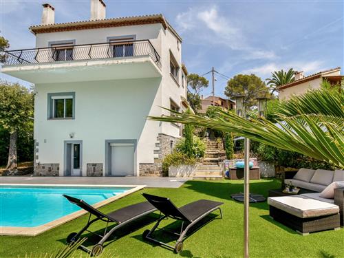 Holiday home - 8 persons -  - Saint-Raphaël - 83700