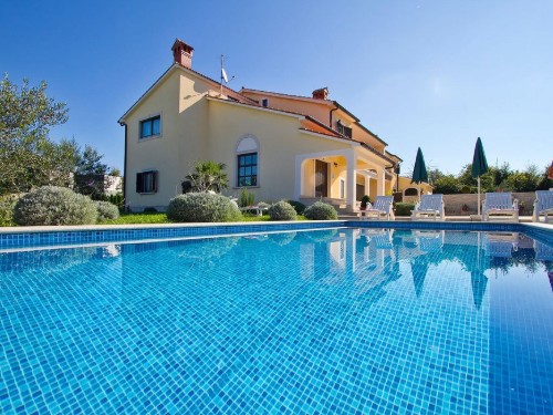 Holiday home - 8 persons -  - Muntrilj - 52444 - Tinjan