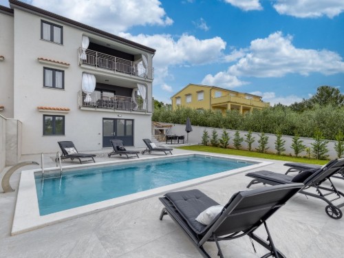 Holiday home - 8 persons -  - Fuškulin - 52440 - Porec