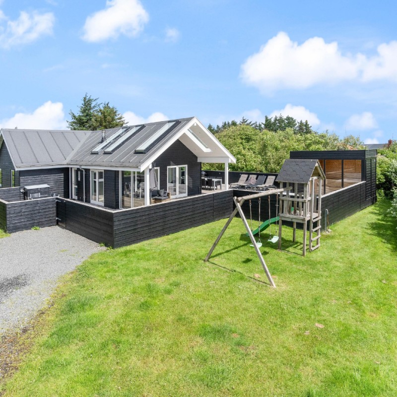 Sommerhus - 10 personer -  - Kr Madsens Vej - Haurvig - 6960 - Hvide Sande