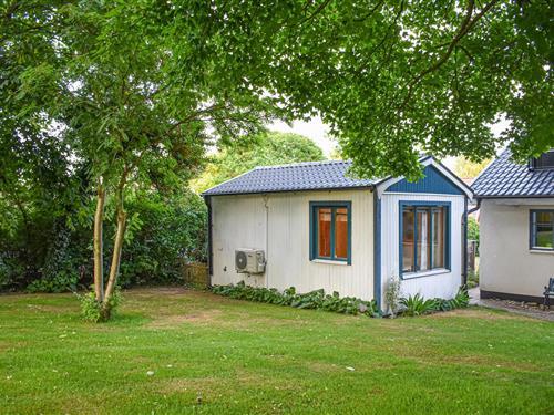 Holiday Home/Apartment - 2 persons -  - Vårbroddsvägen - 231 75 - Beddingestrand