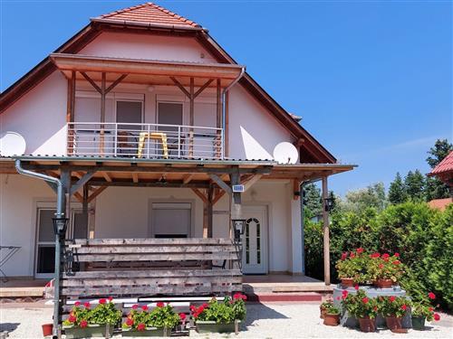 Sommerhus - 10 personer -  - Balatonmariafurdo - 8647