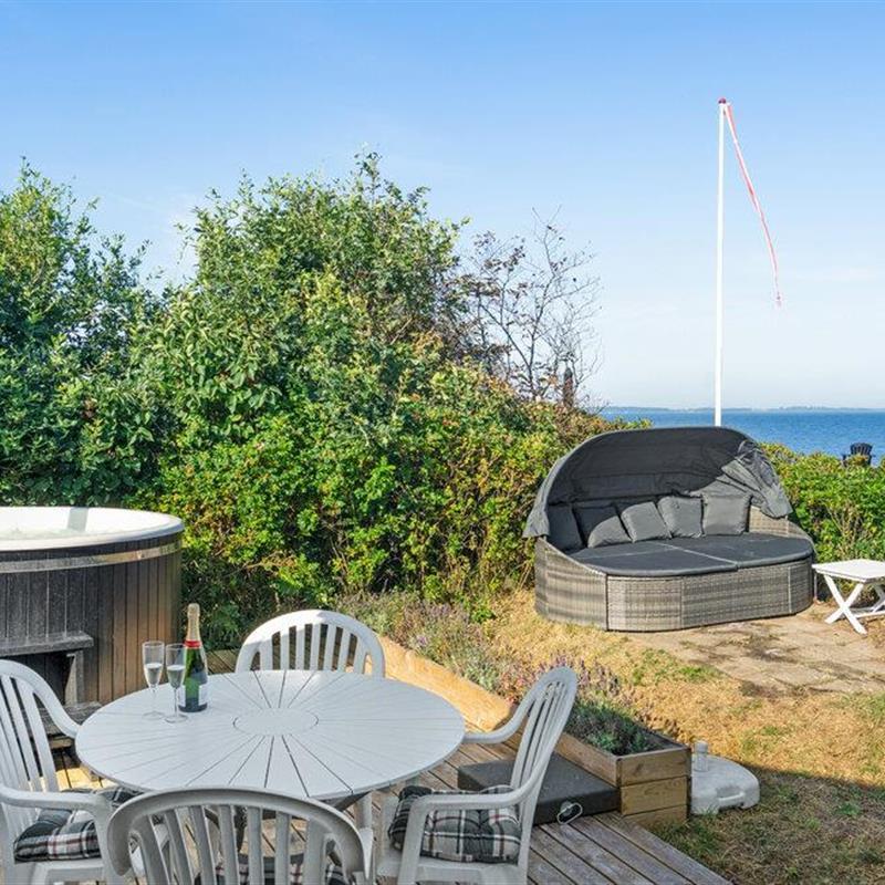 Sommerhus - 8 personer -  - Bjerghammer - Faldsled - 5642 - Millinge