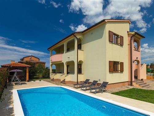 Holiday Home/Apartment - 14 persons -  - Valdebecki put - 52100 - Pula